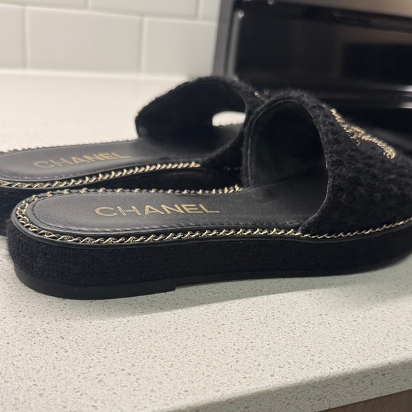 Chanel Black Slide Sandals gold chain like new w dust over and box - Picture 4 of 4